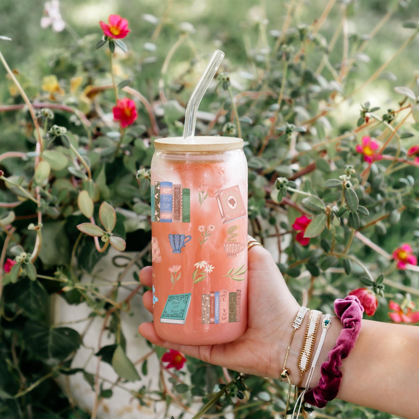 16oz Cold Brew Glass-Pretty Little Chapters Pattern -4