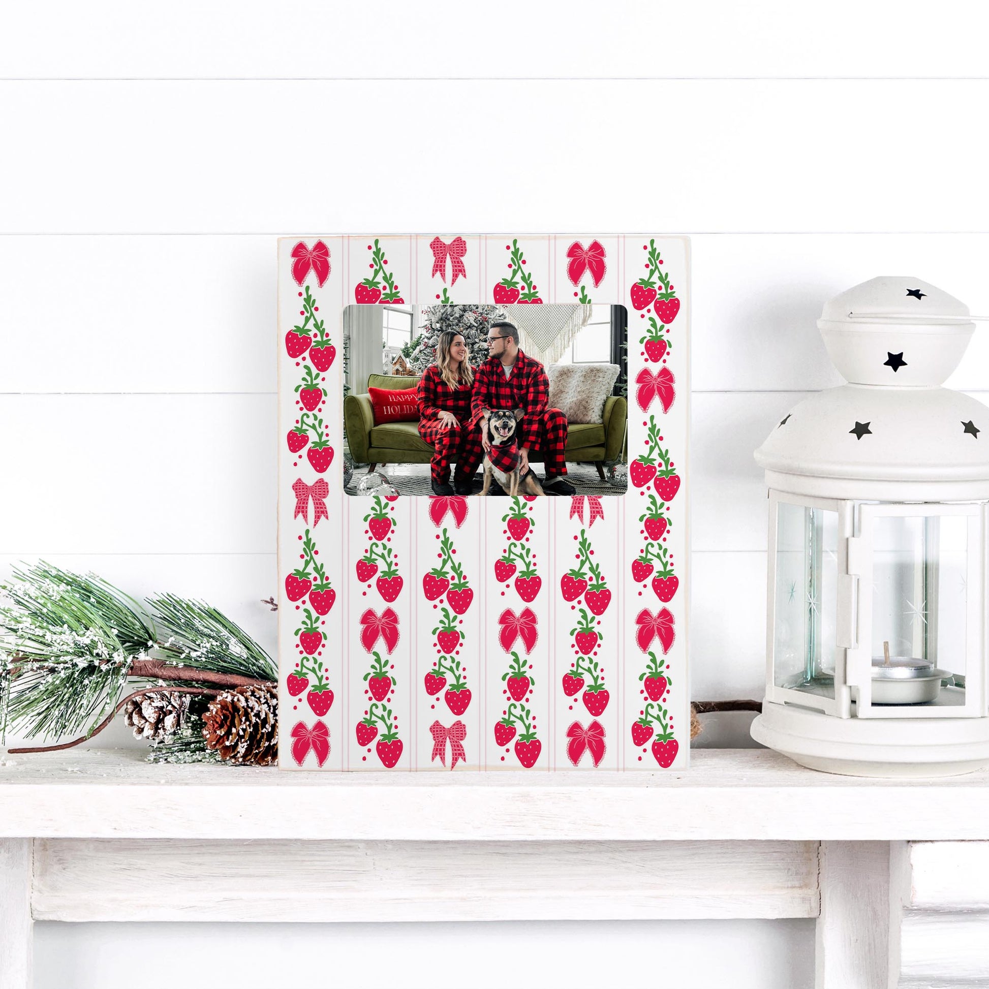 Lily Frame Vertical-Strawberry Parlor -3
