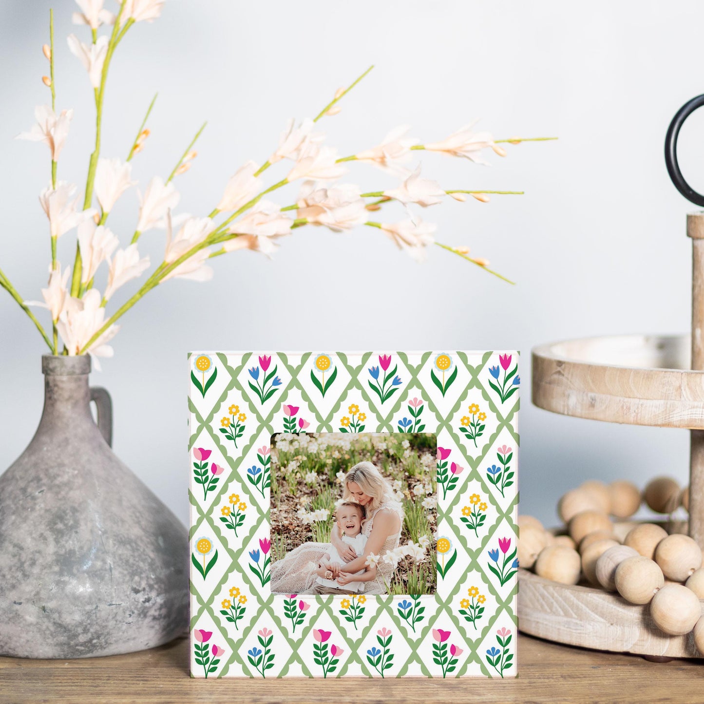 Simply Square Frame-Summer Cottage -1