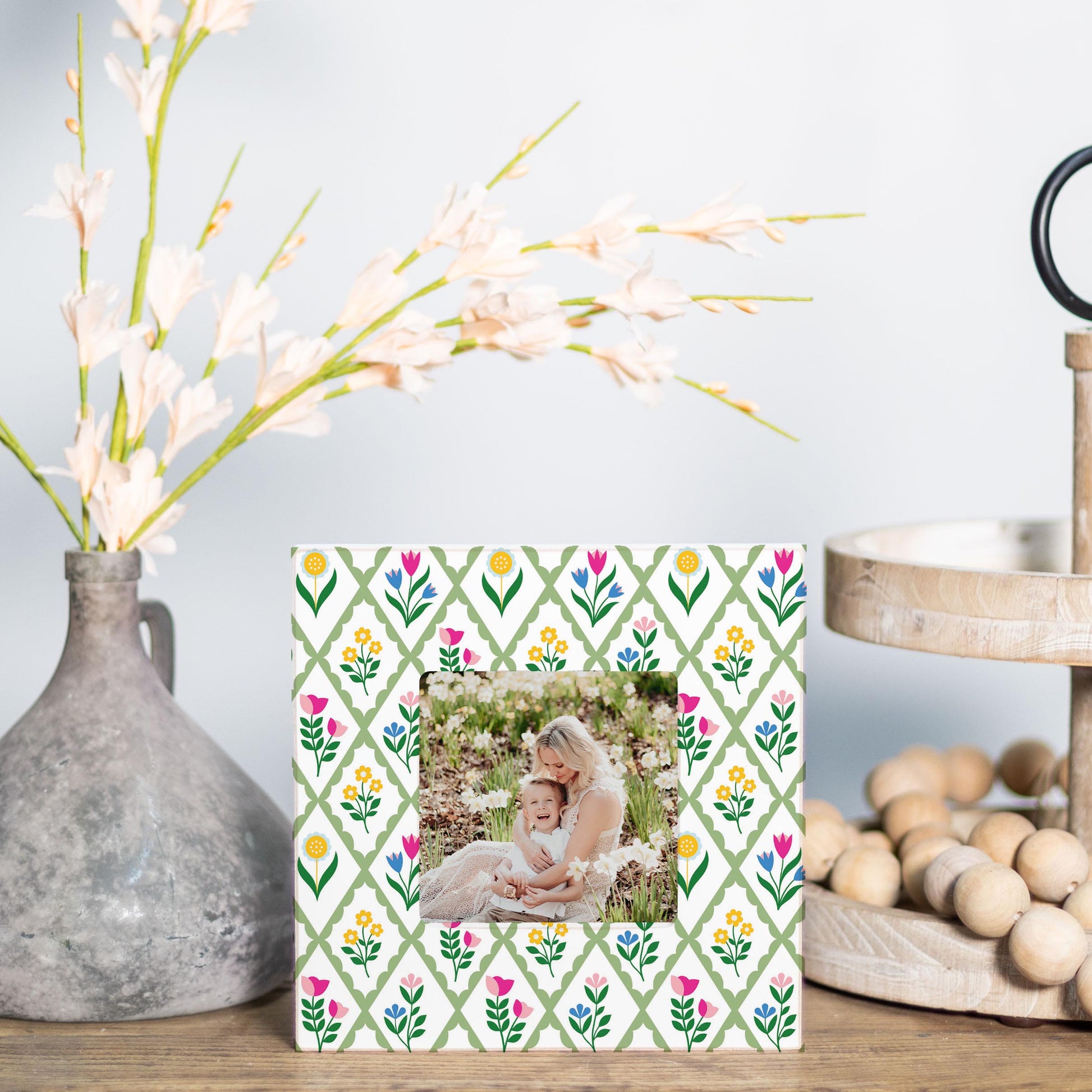 Simply Square Frame-Summer Cottage -1