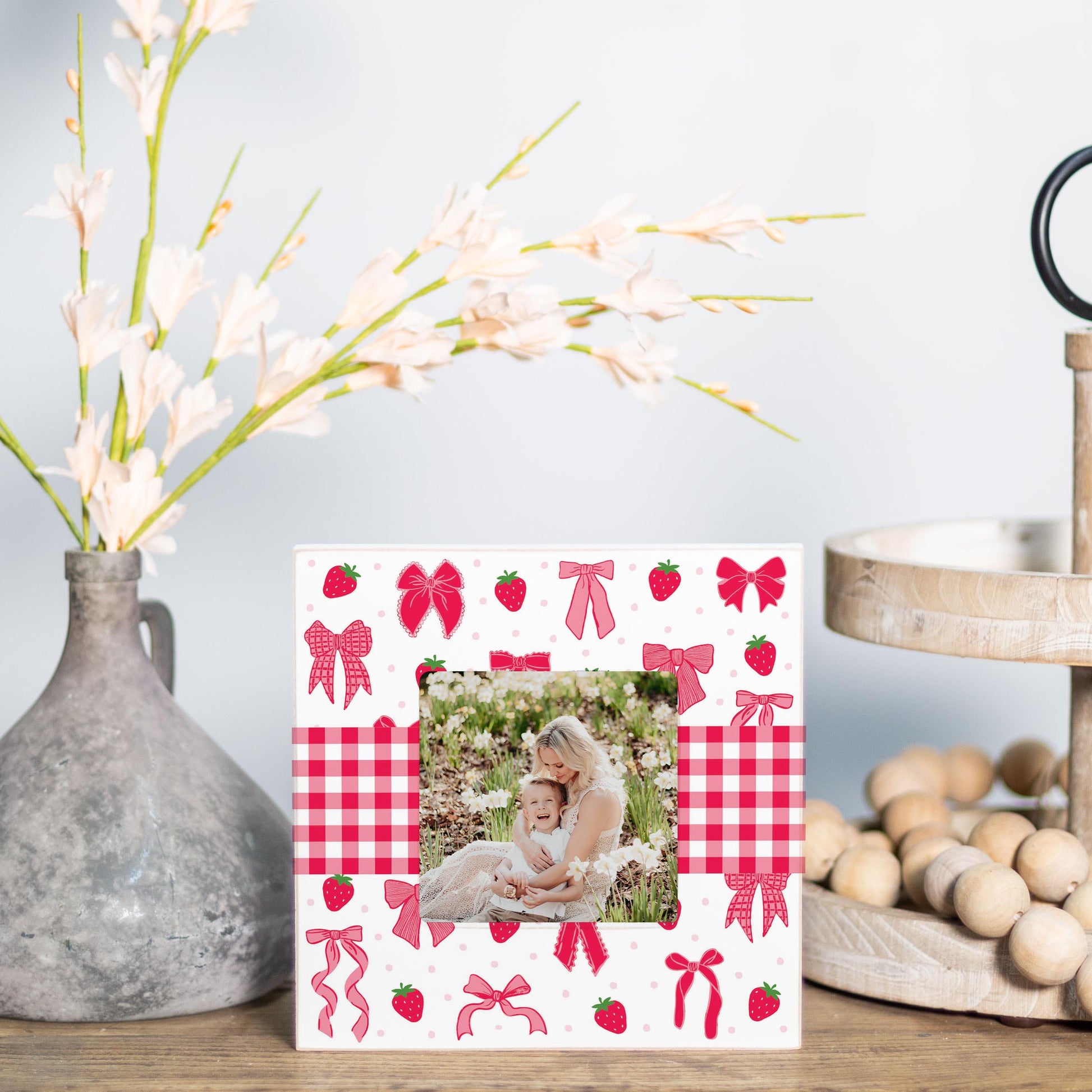 Simply Square Frame-Strawberry Parlor -1