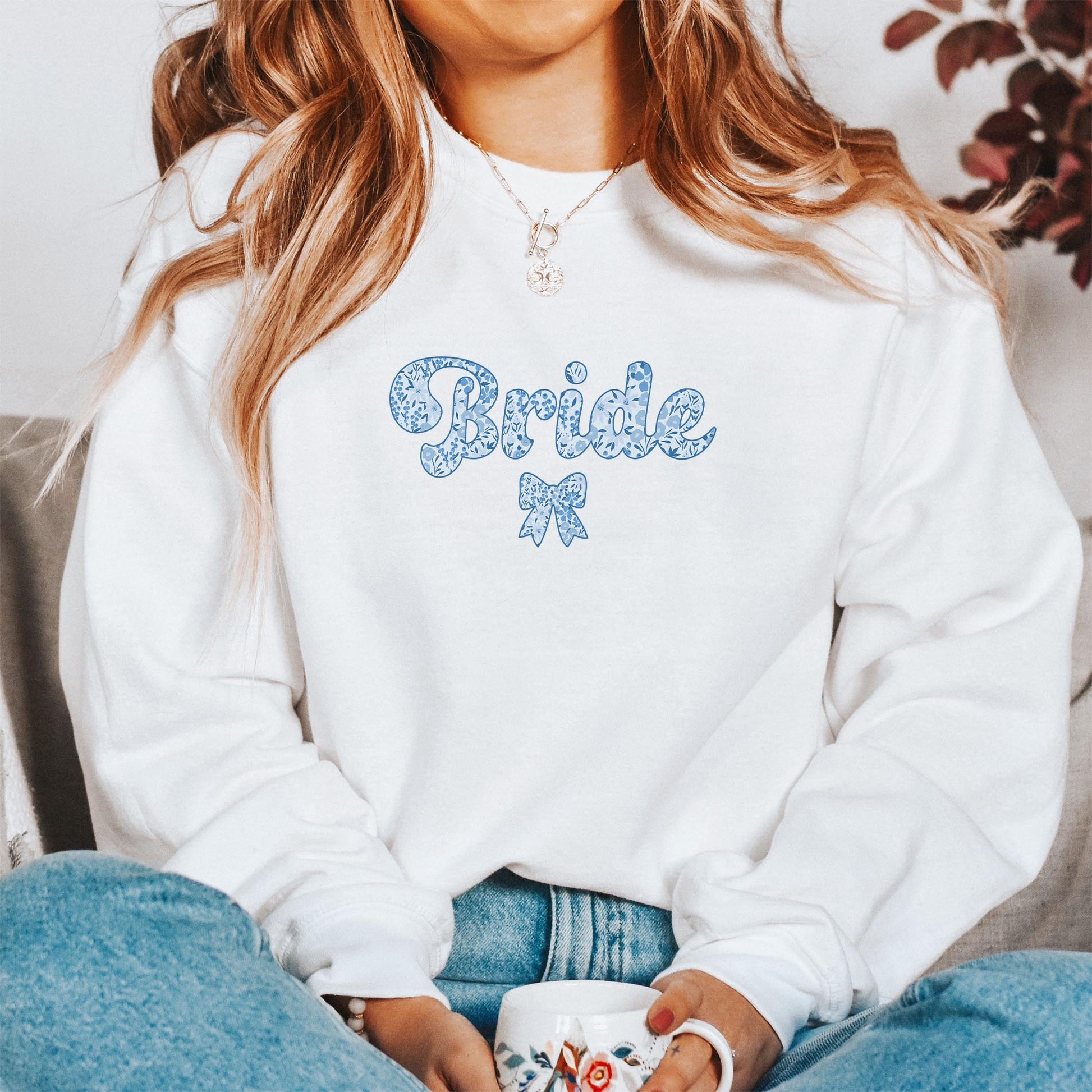 Gildan Sweatshirt White-Happily Ever After -1
