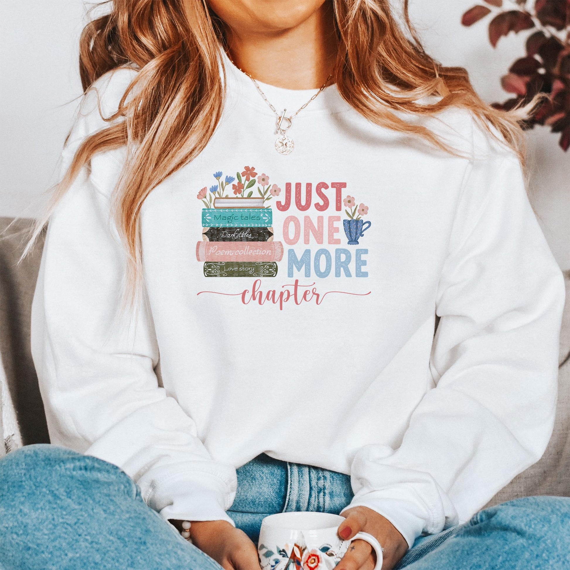 Gildan Sweatshirt White-Pretty Little Chapters Just One More Chapter -1