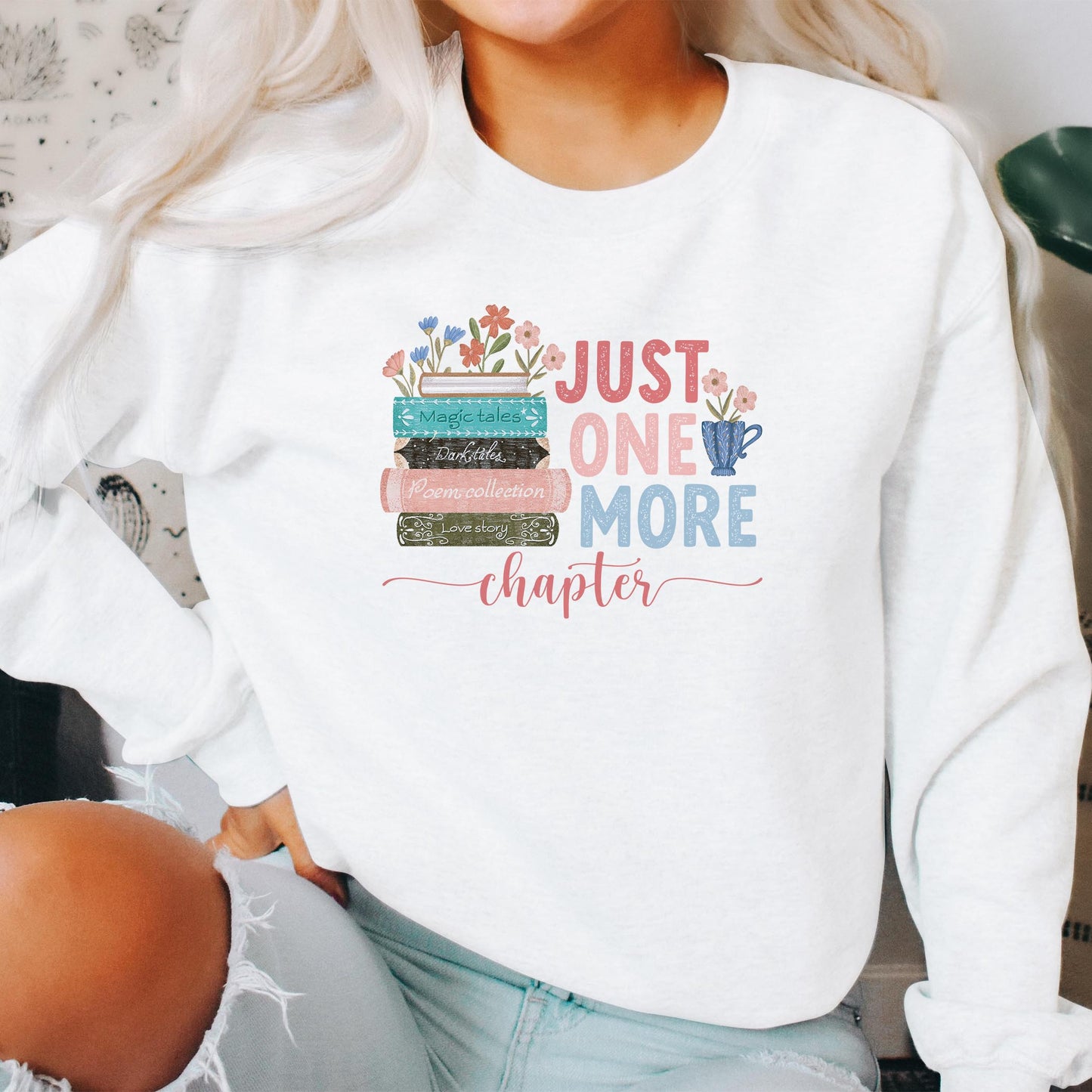 Gildan Sweatshirt White-Pretty Little Chapters Just One More Chapter -2