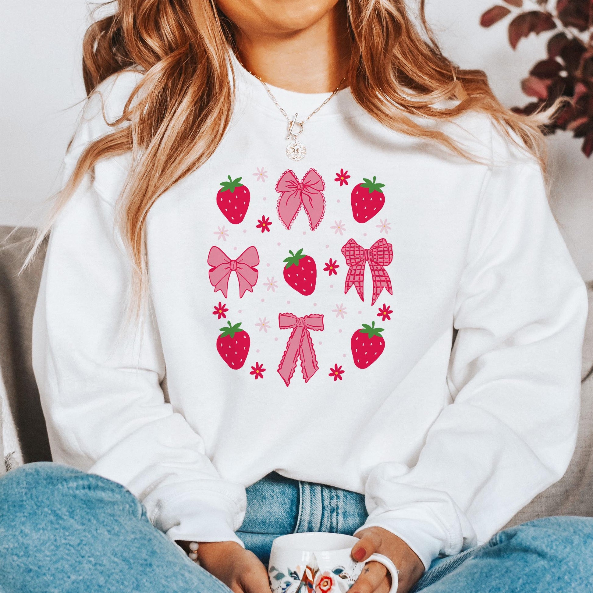 Gildan Sweatshirt White-Strawberry Parlor -1